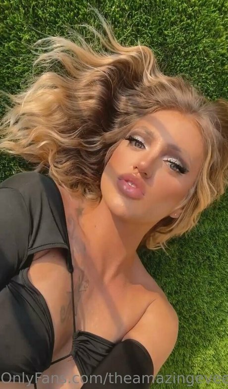 theeveemarie estrella caliente imagen