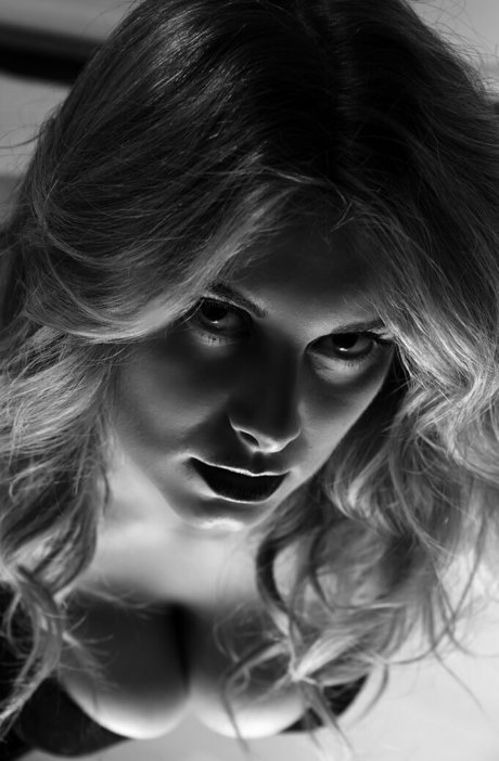 Natalie Juliet Deadman estrella porno exclusiva foto