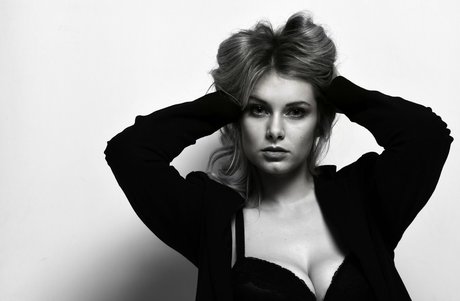 Natalie Juliet Deadman linda estrella foto