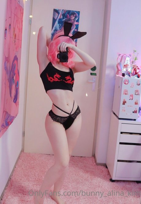 Bunny Alina Kim modelo pornografico archivo
