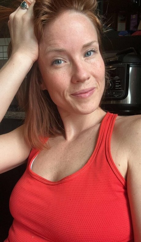 Skyra Fox actriz de desnudos imagen