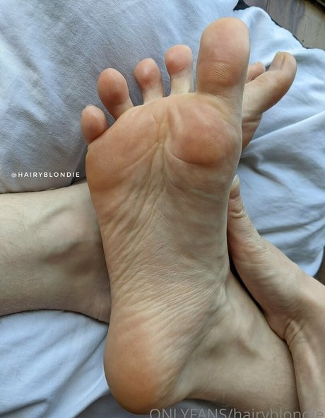 Hairyblondie modelo caliente imágenes