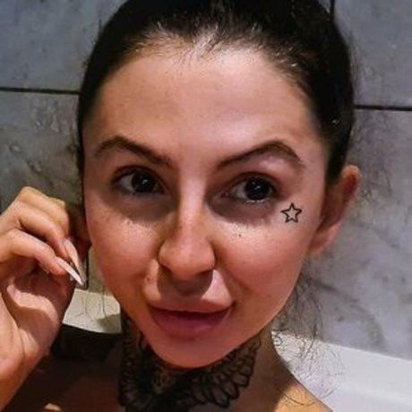 Hollie Stafford arte estrella porno imagen