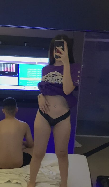 Karoliveira modelo desnudos archivo