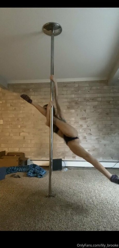 Lily Brooke estrella agradable galería