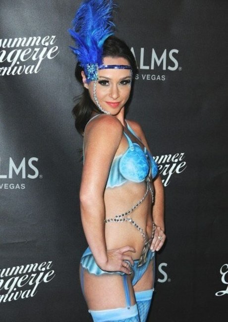 Danielle Harris estrella superior galerías