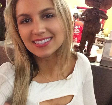 Krystal Gable libre de estrellas fotos