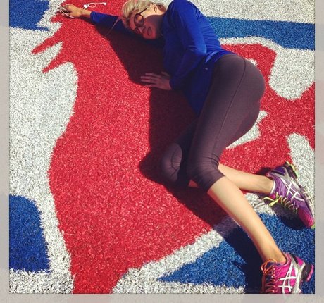 Krystal Gable modelo desnuda imágenes