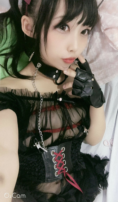 NazoEirian sexo modelo fotos