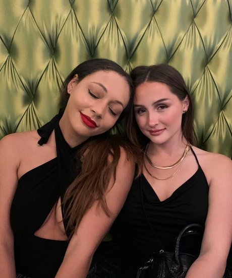 Courtney Craib modelo pornografico fotos