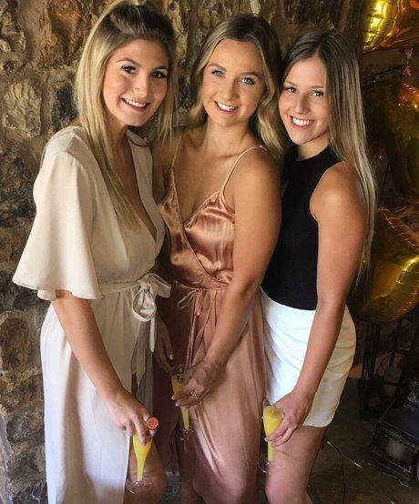 Megan Aisoff modelo erótico galería