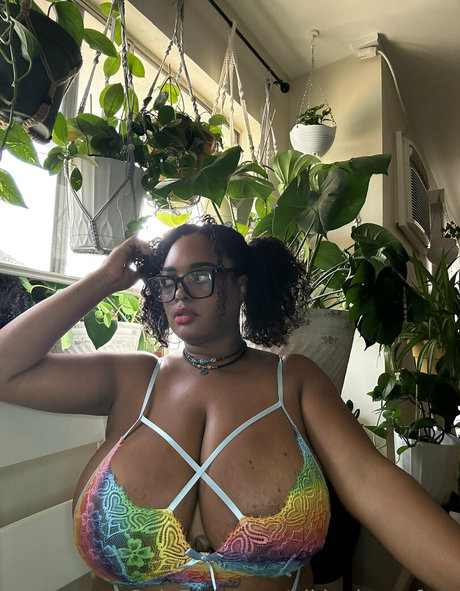 nikkydunesfree actriz erótica imágenes