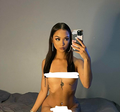 yourthaigf actriz desnuda galerías