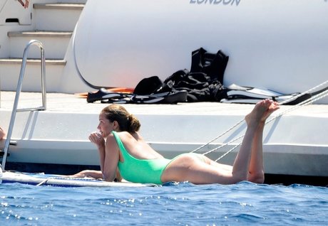 Rosie HW_ estrella porno erótica foto