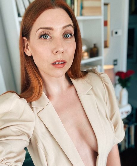 Hazel Hayes modelo sexual galerías