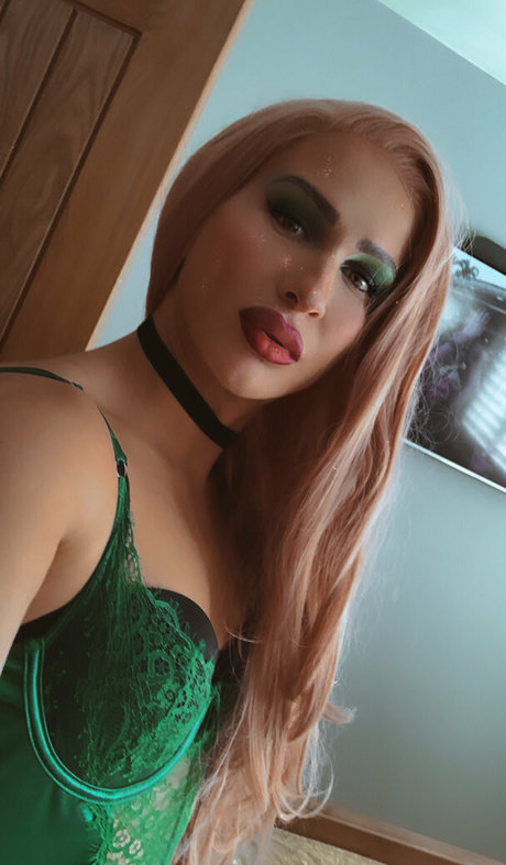 missjizzelle estrella porno caliente imágenes