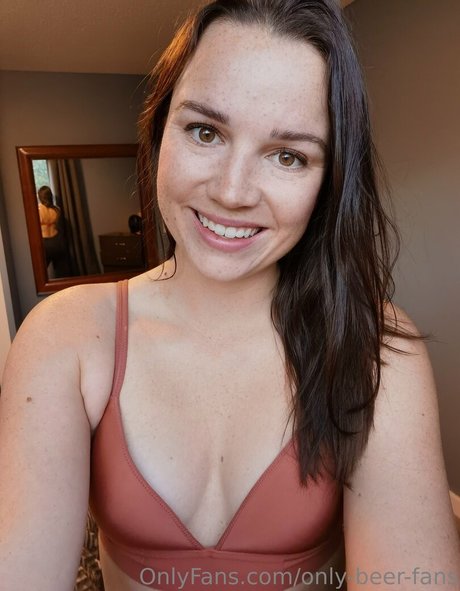 only beer fans modelo hermosa fotos