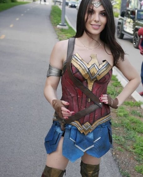 Ciny looney hermosa actriz imágenes