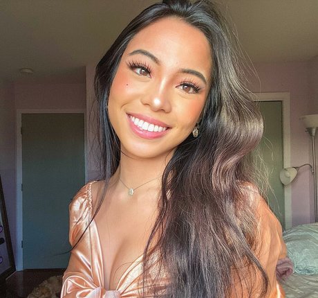 Arienne Monteclar desnudos estrella porno galerías