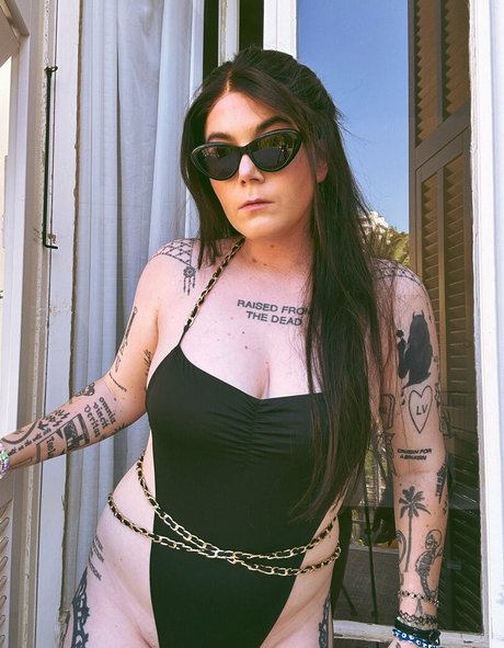 Ready To Glare modelo xxx foto