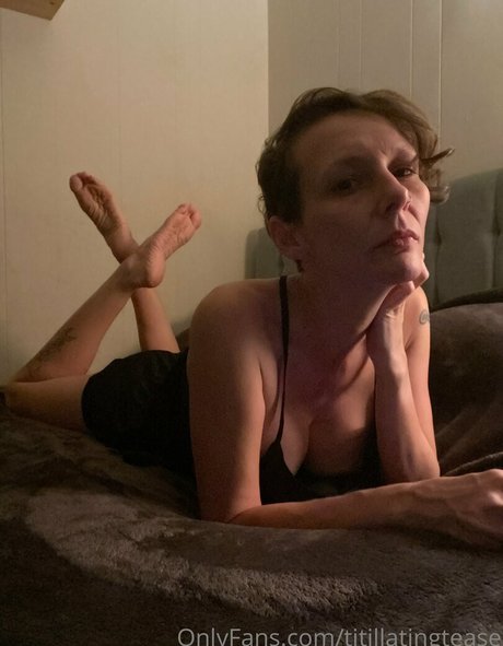 titillatingtease estrella perfecta foto