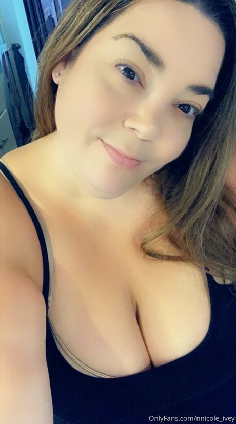 nnicole ivey modelo exclusivo imagen