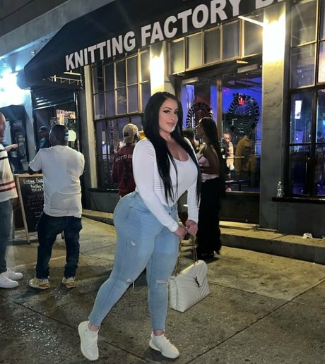 Veronica Dragone estrella porno perfecta galerías