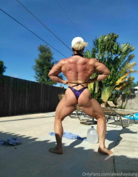 aleeshayoung modelo exclusivo archivo