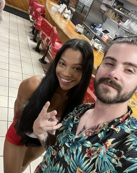 Eden Jabari actriz exclusiva galería