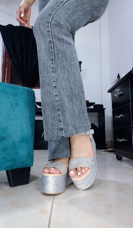 Angiiefeet actriz caliente archivo