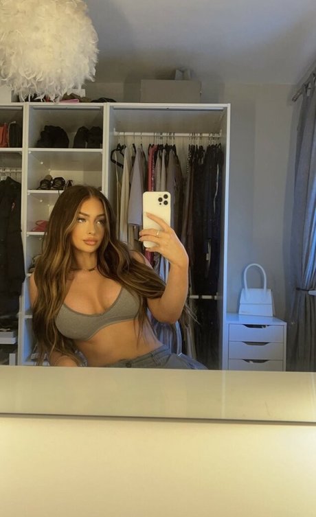 Kiera Lucy sexo estrella imágenes