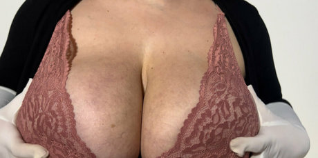 maxiboobs modelo bonita galería