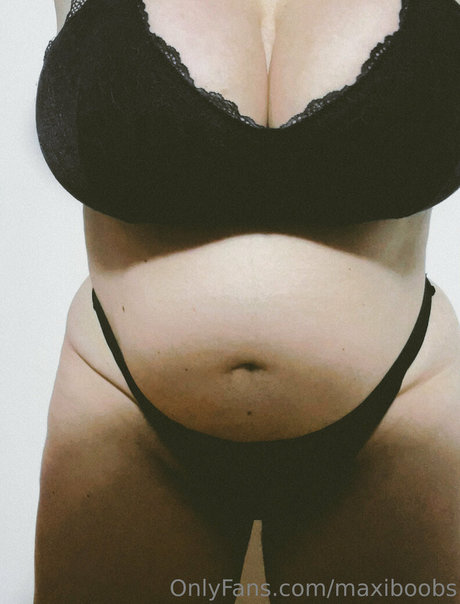 maxiboobs actriz caliente imágenes