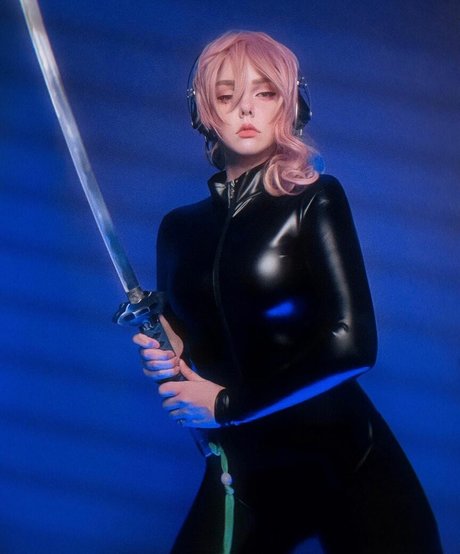 Alina Rin estrella del arte imagen