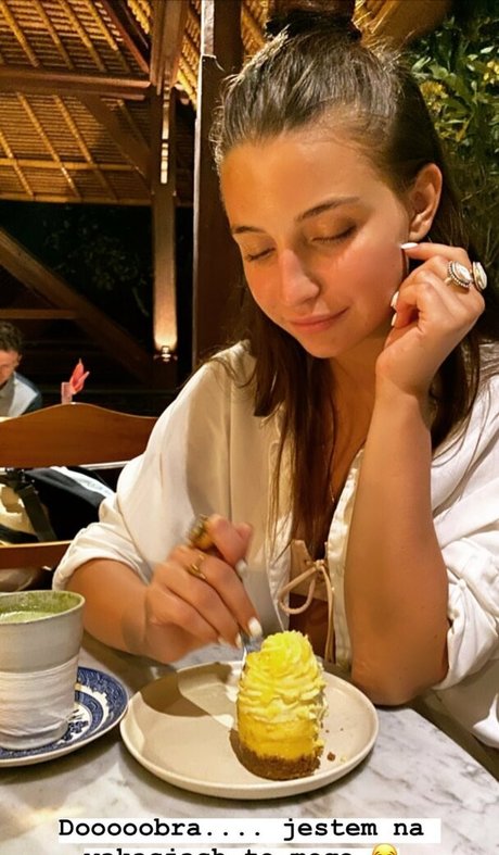 Julia Wieniawa modelo erótico galerías