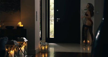 Julia Wieniawa modelo sexy archivo