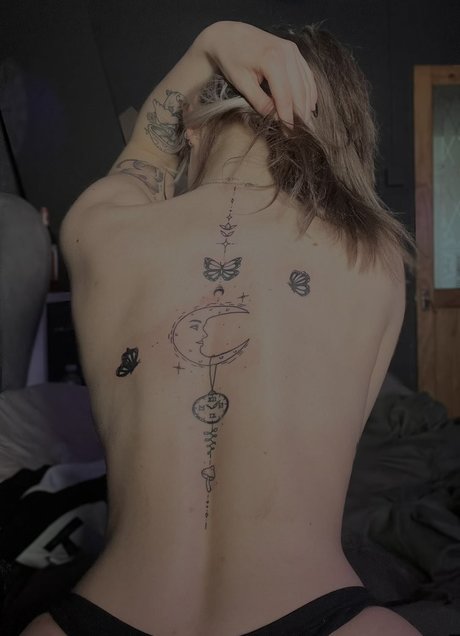 naiadeityy estrella atractiva archivo