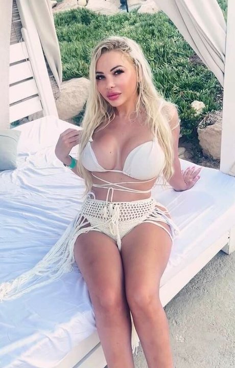 Maltese Girls estrella porno de arte archivo