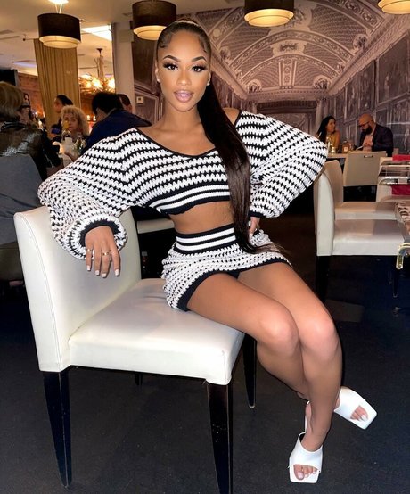 Breann Llewelyn modelo libre galería