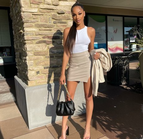 Breann Llewelyn modelo xxx fotos