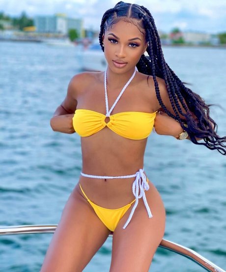 Breann Llewelyn modelo hd galería