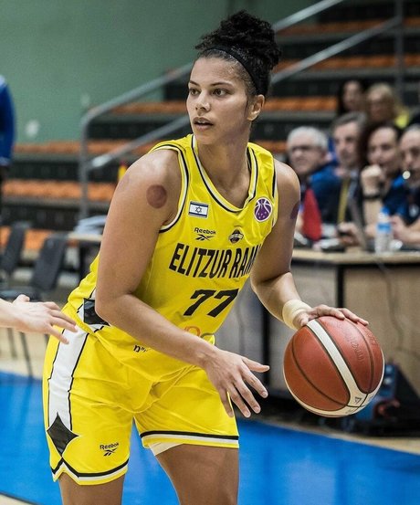 Alysha Clark estrella de alta definición foto