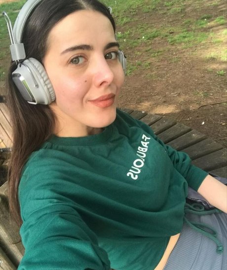 Selin Celikdelen bonita estrella porno galerías