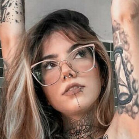 Lybnna Karenn estrella agradable foto