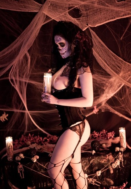 Violet Doll desnudos de estrellas imagen