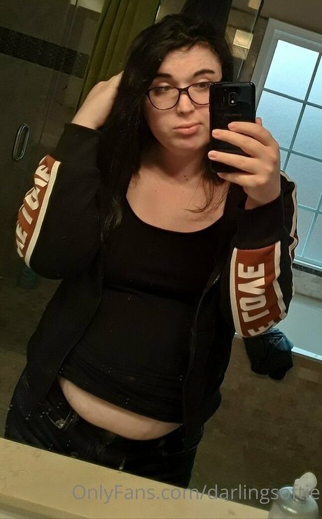 darlingsoftie modelo atractivo imágenes