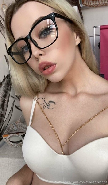 hot blonda modelo desnudos imágenes