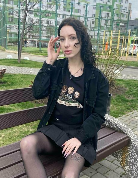 misaki meii modelo libre foto