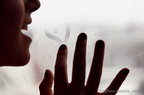 lia sierra estrella porno caliente imagen