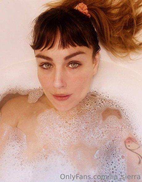 lia sierra estrella del arte imágenes